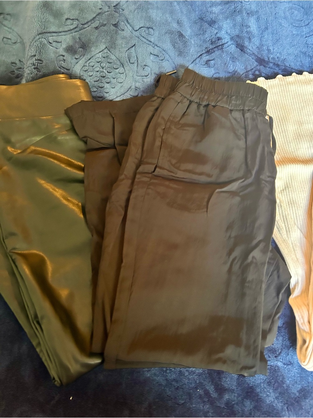 Small Bundle - Picture 2 of 4